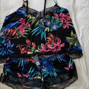 Plus Floral Sleep Set